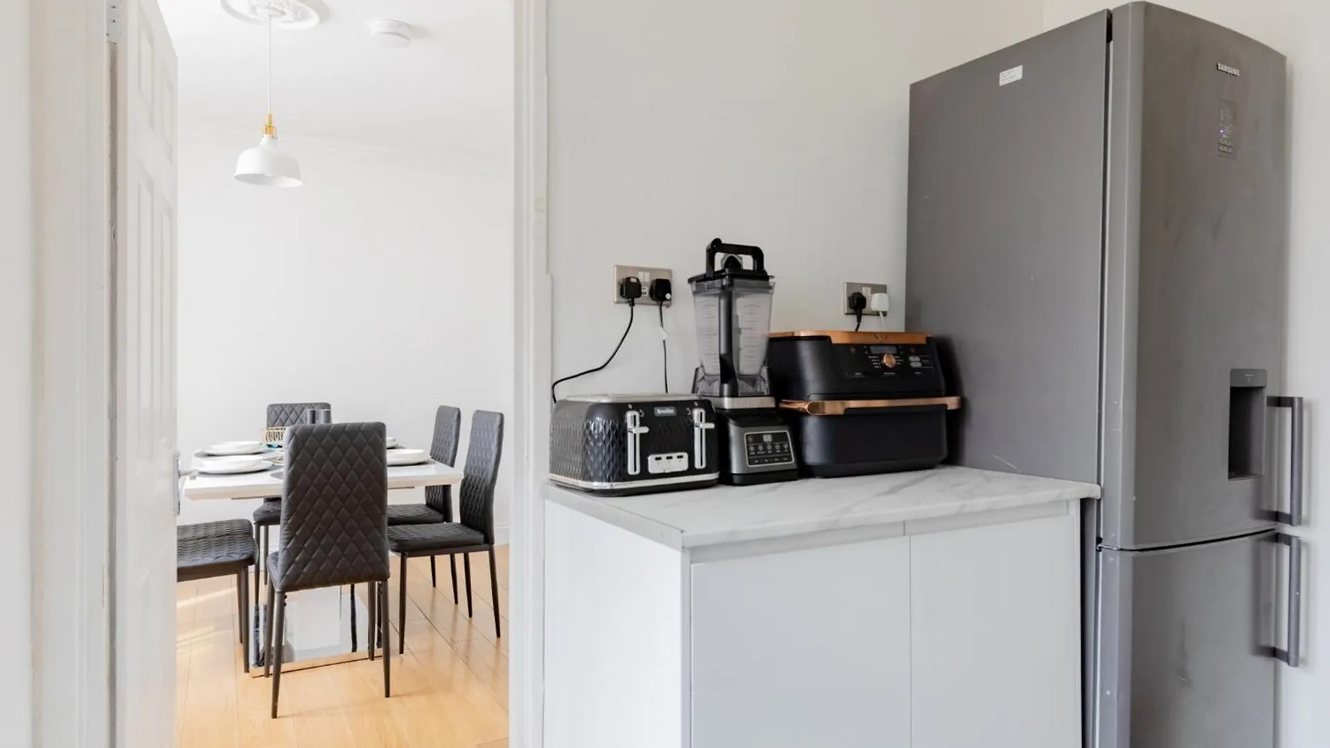 Spacious 4Bd Home With Large Garden East London Holiday home