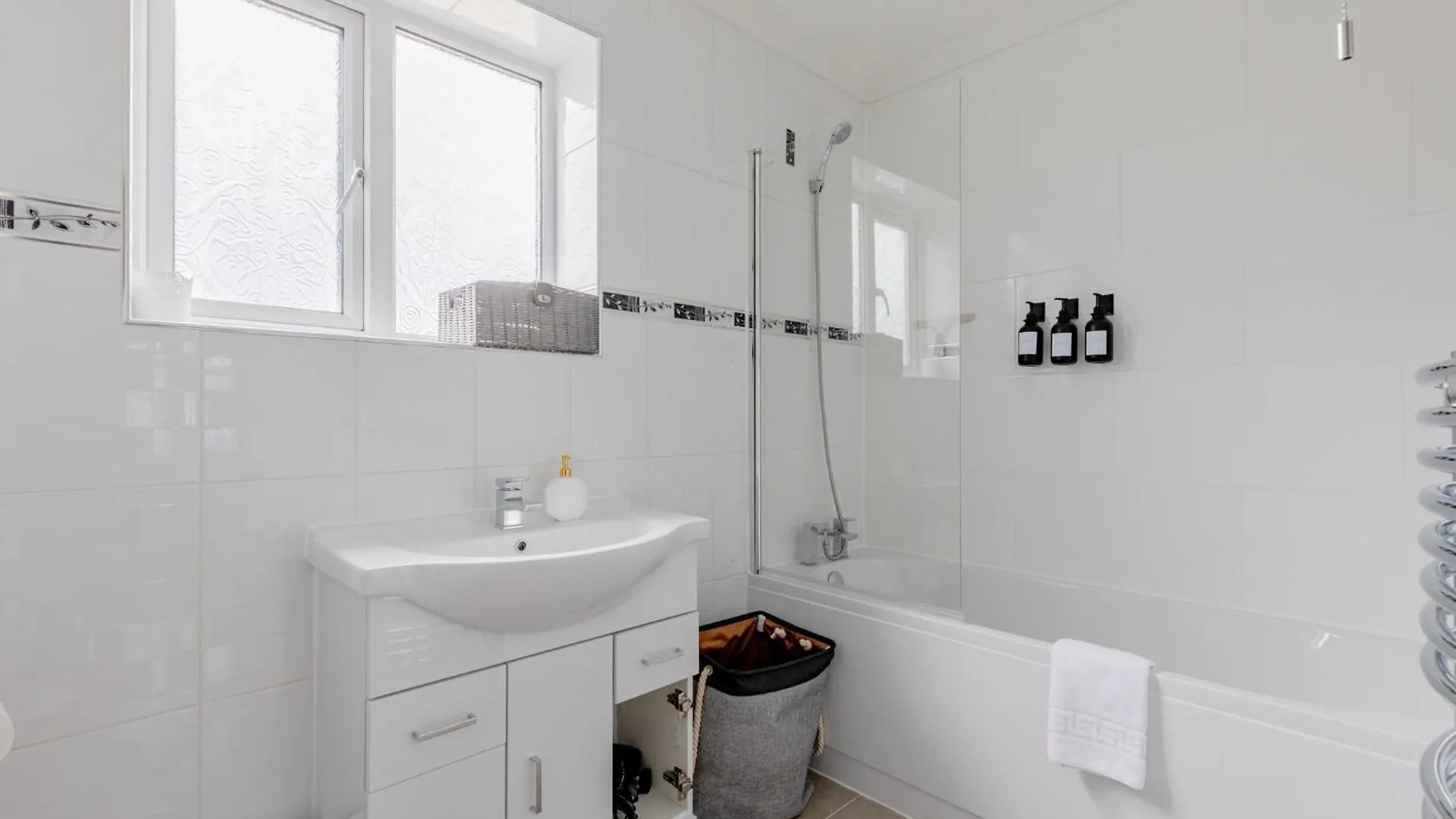 Spacious 4Bd Home With Large Garden East London